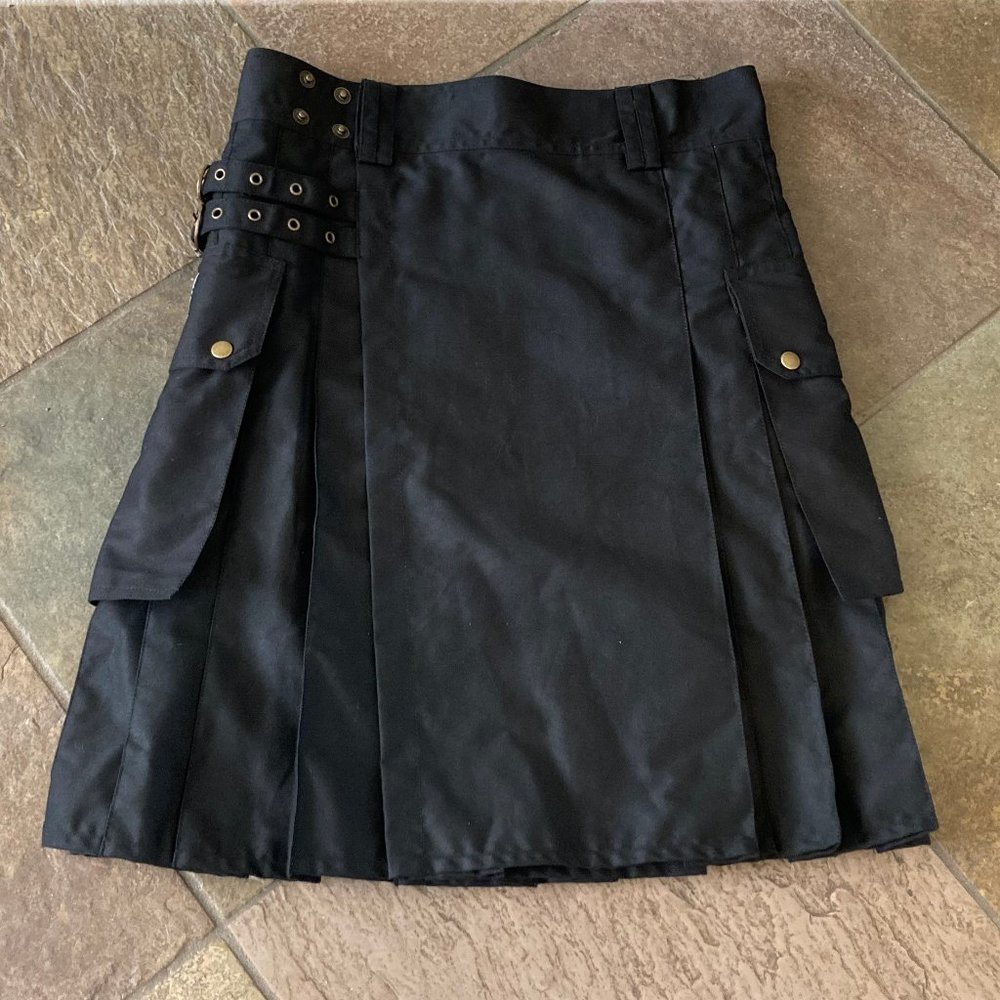 922 DAMN NEAR KILT EM Black Men's Heavy Cotton Utility Kilt Size Small NWOT